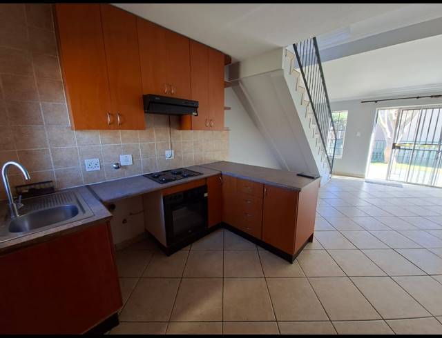 3 BEDROOM TOWNHOUSE FOR SALE IN ILLIONDALE